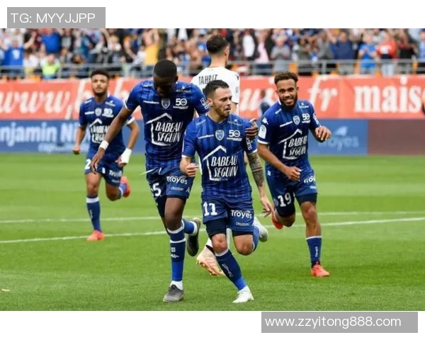 南特与里昂历史交战回顾及战绩分析探讨